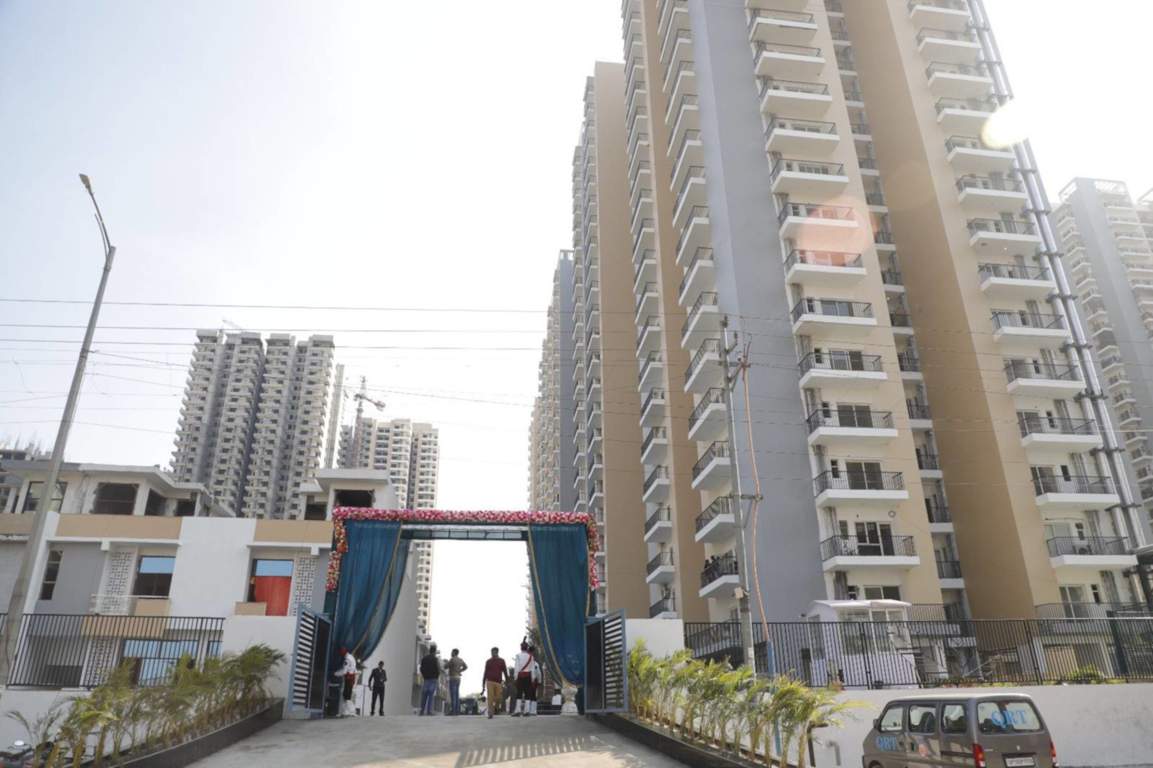  greens ii tower a1 to a6 b1 to b7 Gated Community