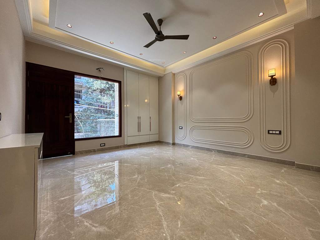  independent floors Bedroom