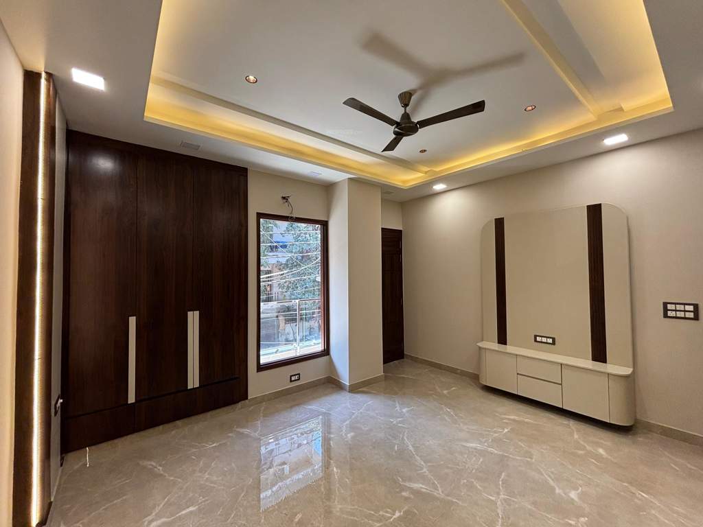  independent floors Bedroom