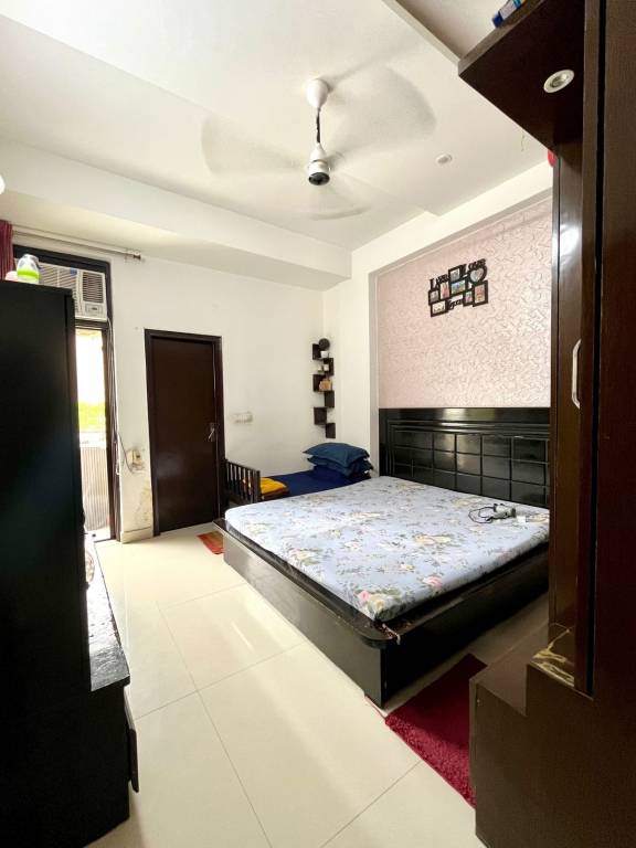 builder floors Bedroom