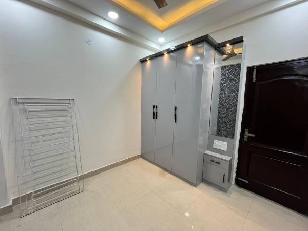 Bedroom builder-floors Bedroom