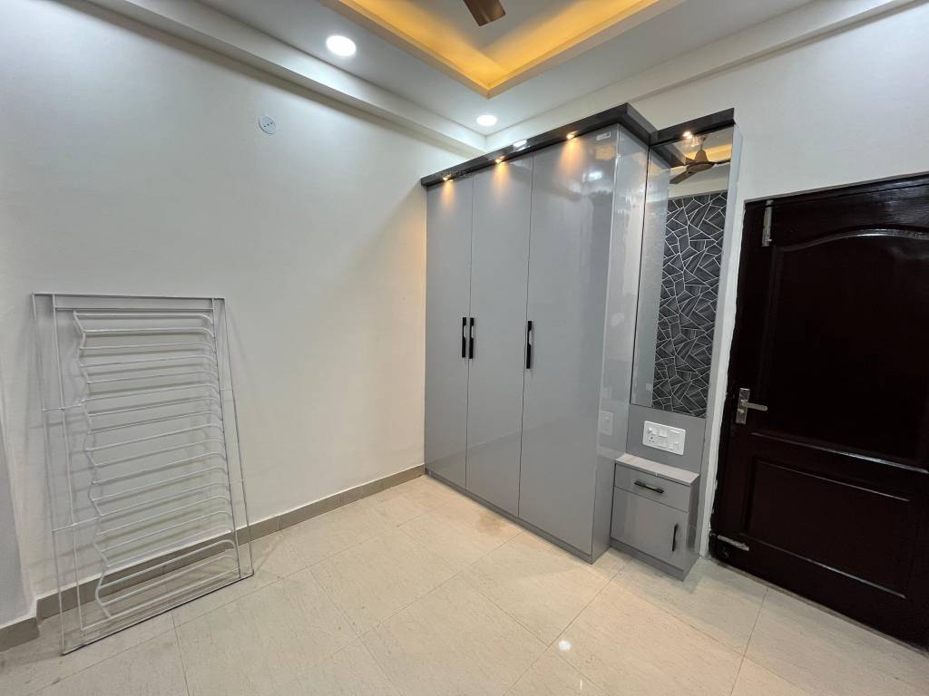 builder floors Bedroom