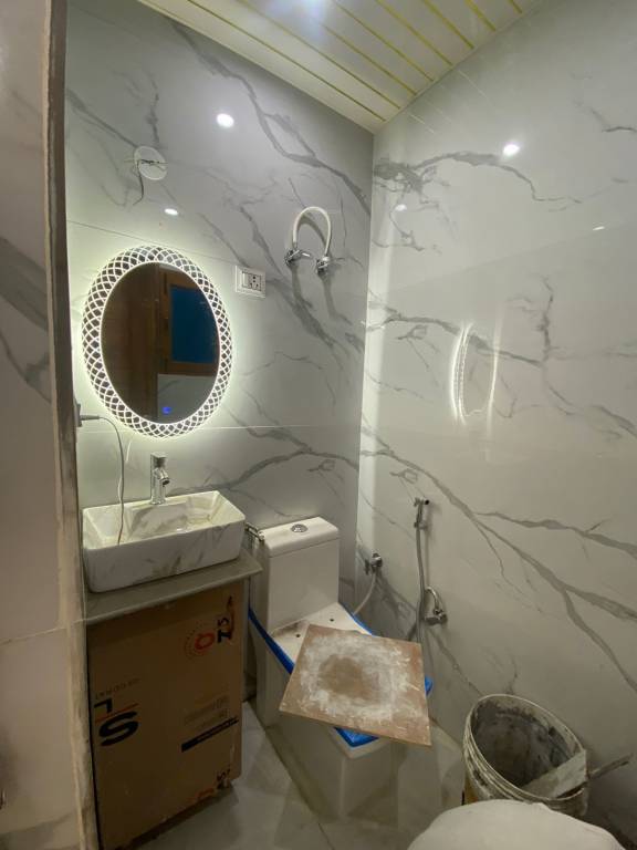  luxury floors Bathroom