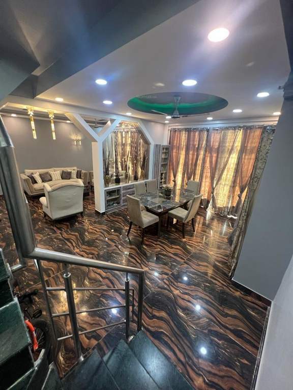  luxury flats Dining Area