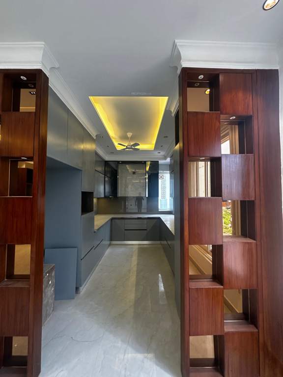  luxury builder floor Kitchen