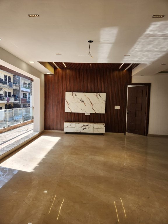  ji associate elegant floors 400 sqyd Balcony