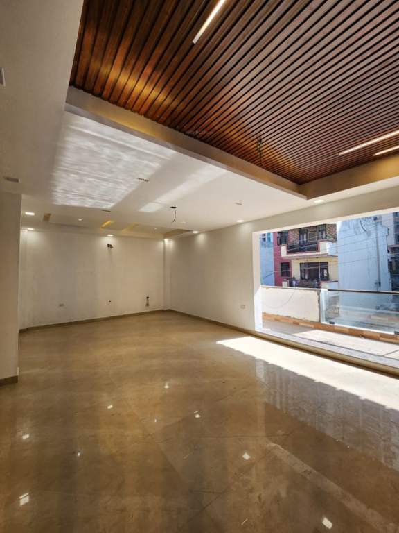  ji associate elegant floors 400 sqyd Living Area