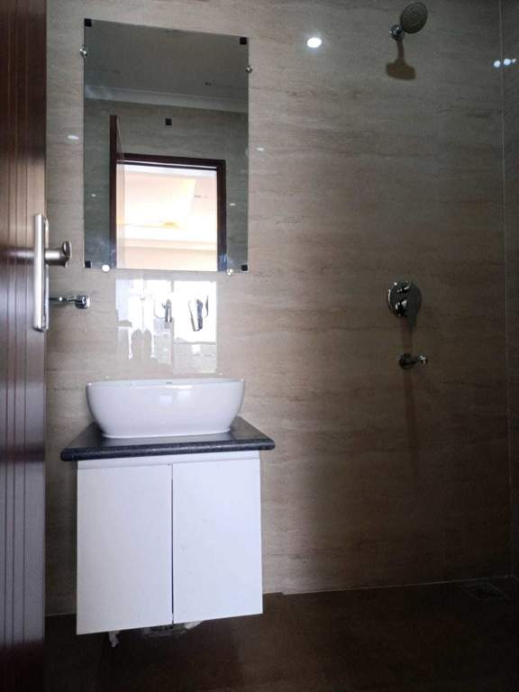  ultra luxury floors Bathroom