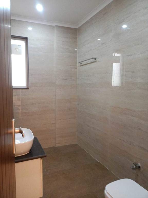  ultra luxury floors Bathroom