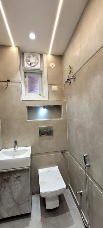  comfort living builders floor Bathroom