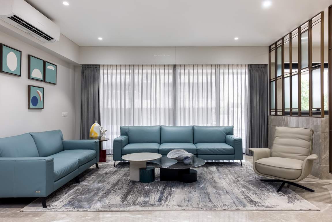  ornate evita Living Area
