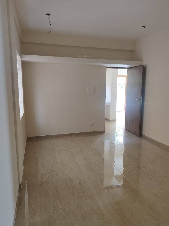  adyar vue Living Area