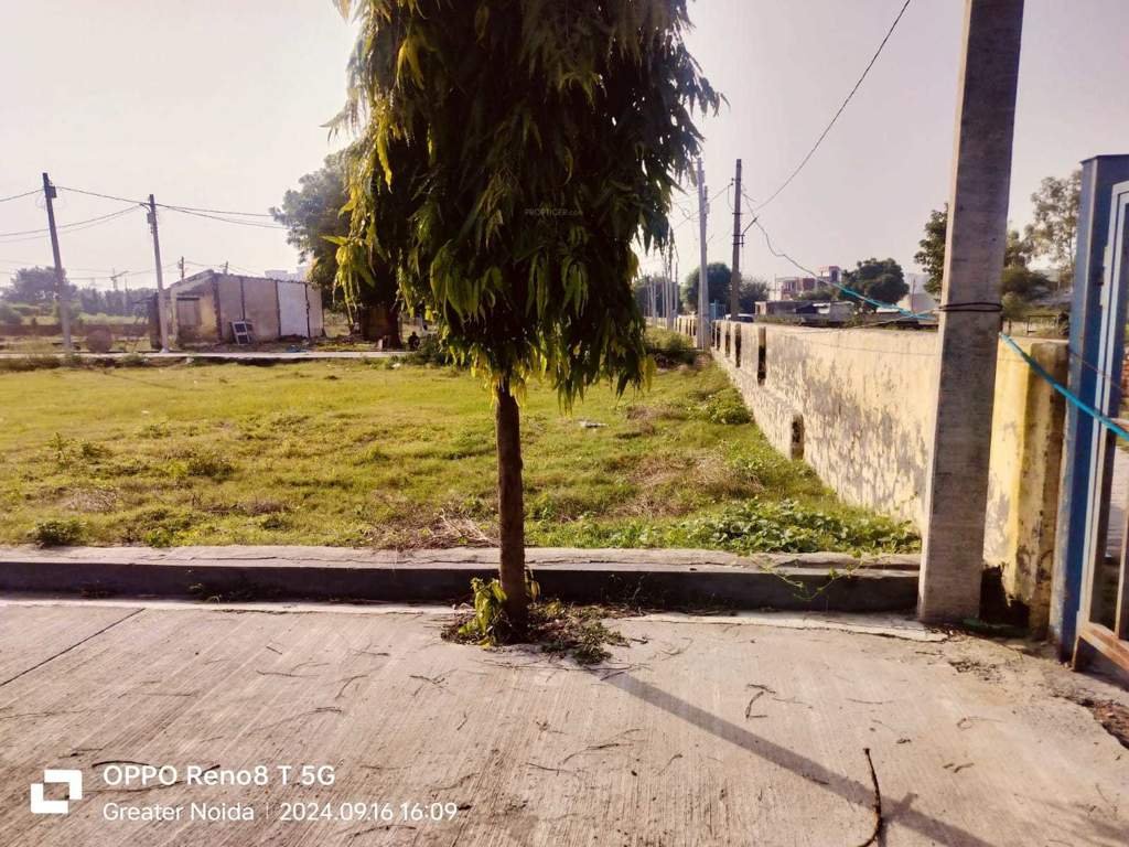  techzone enclave Plot