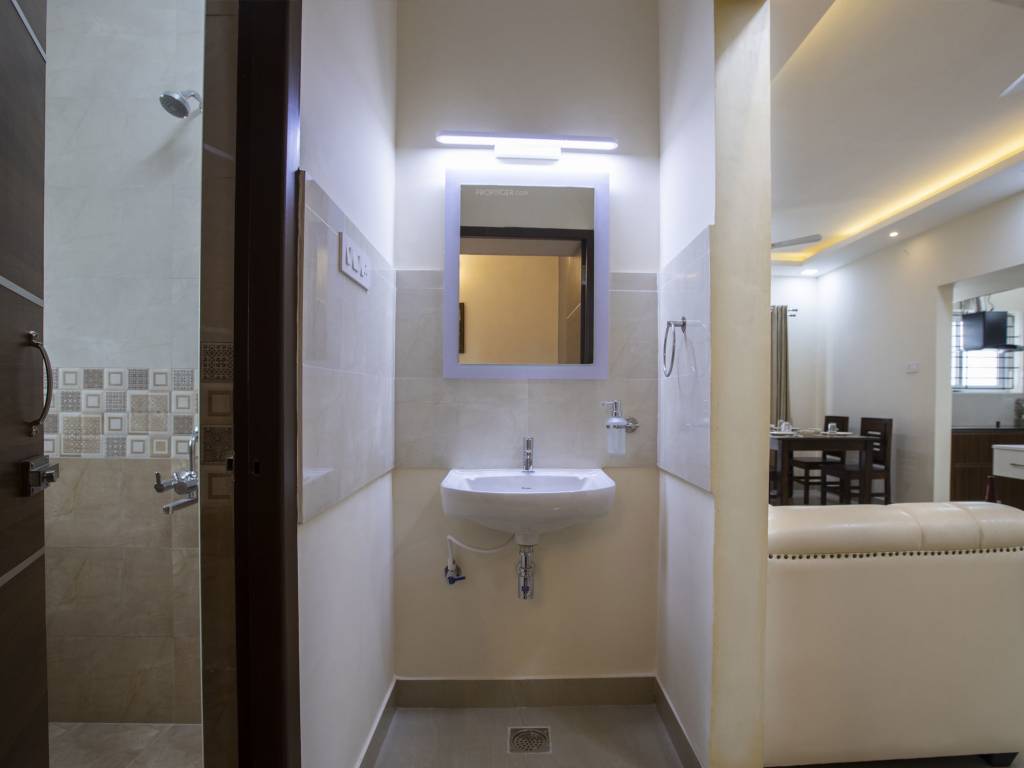  grandeur phase 2 Bathroom