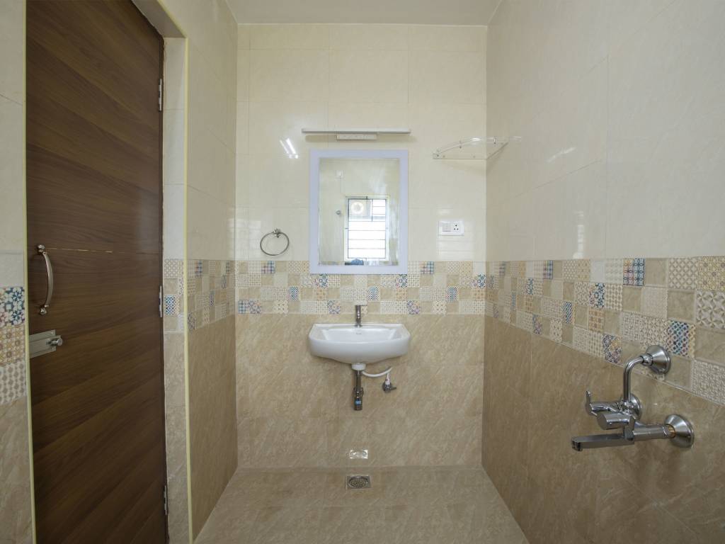  grandeur phase 2 Bathroom