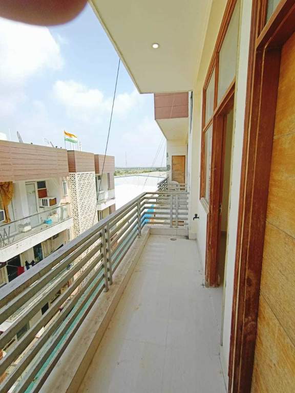  ultra luxury floors Balcony