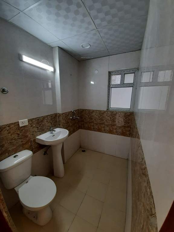  golf city phase ii Bathroom