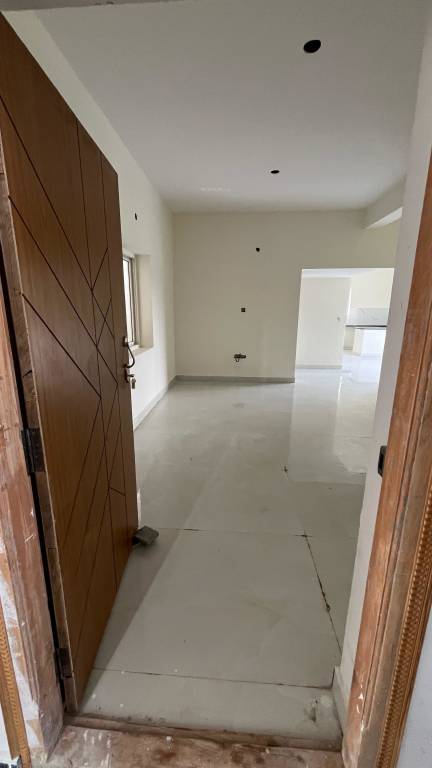  ss pristine Living Area