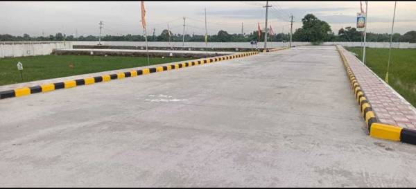  sp-luxurious-plots Plot