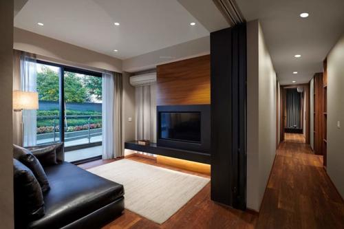  newark-ultra-floors Living Area