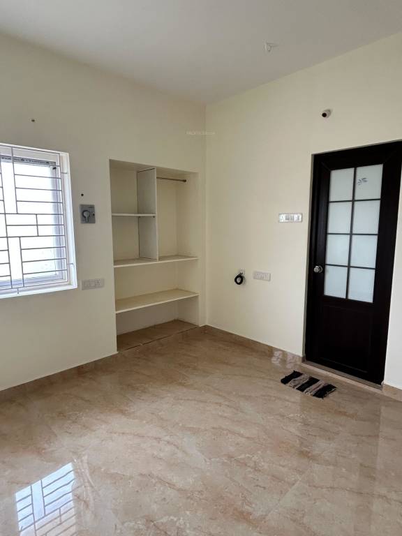  meera saravanam Bedroom