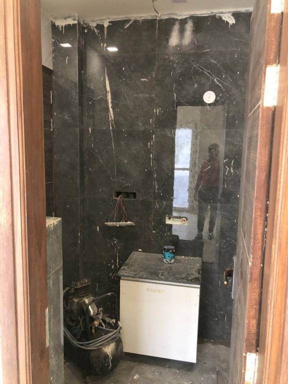  luxury floors Bathroom