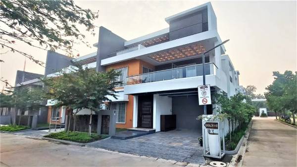  woods-estate Elevation