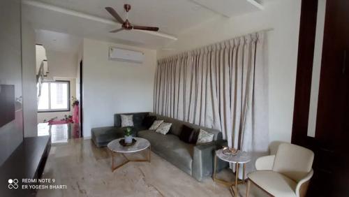  woods-estate Living Area