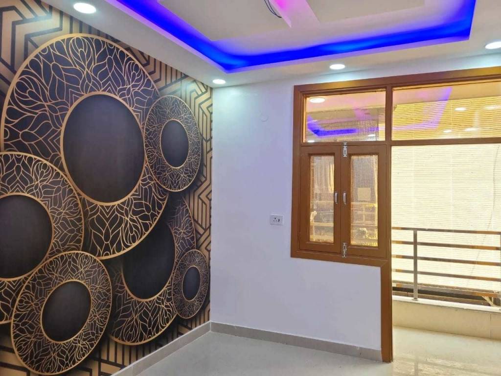  luxury floors by s k construction & builder Bedroom