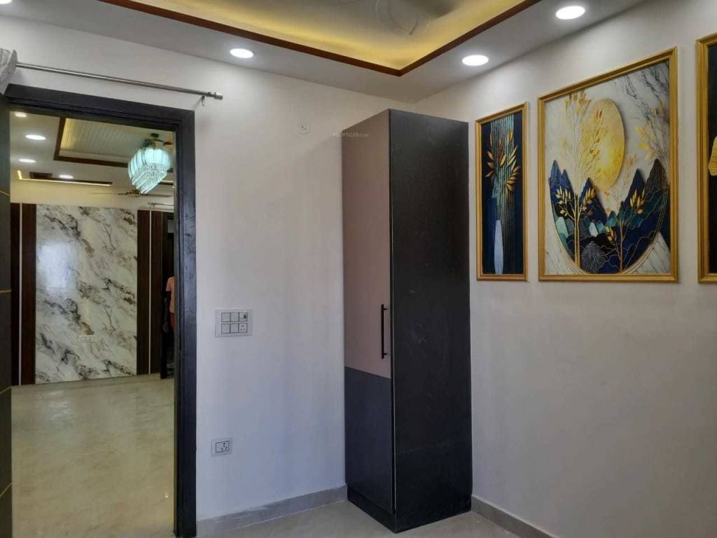  builder floors by s k construction & builder Bedroom