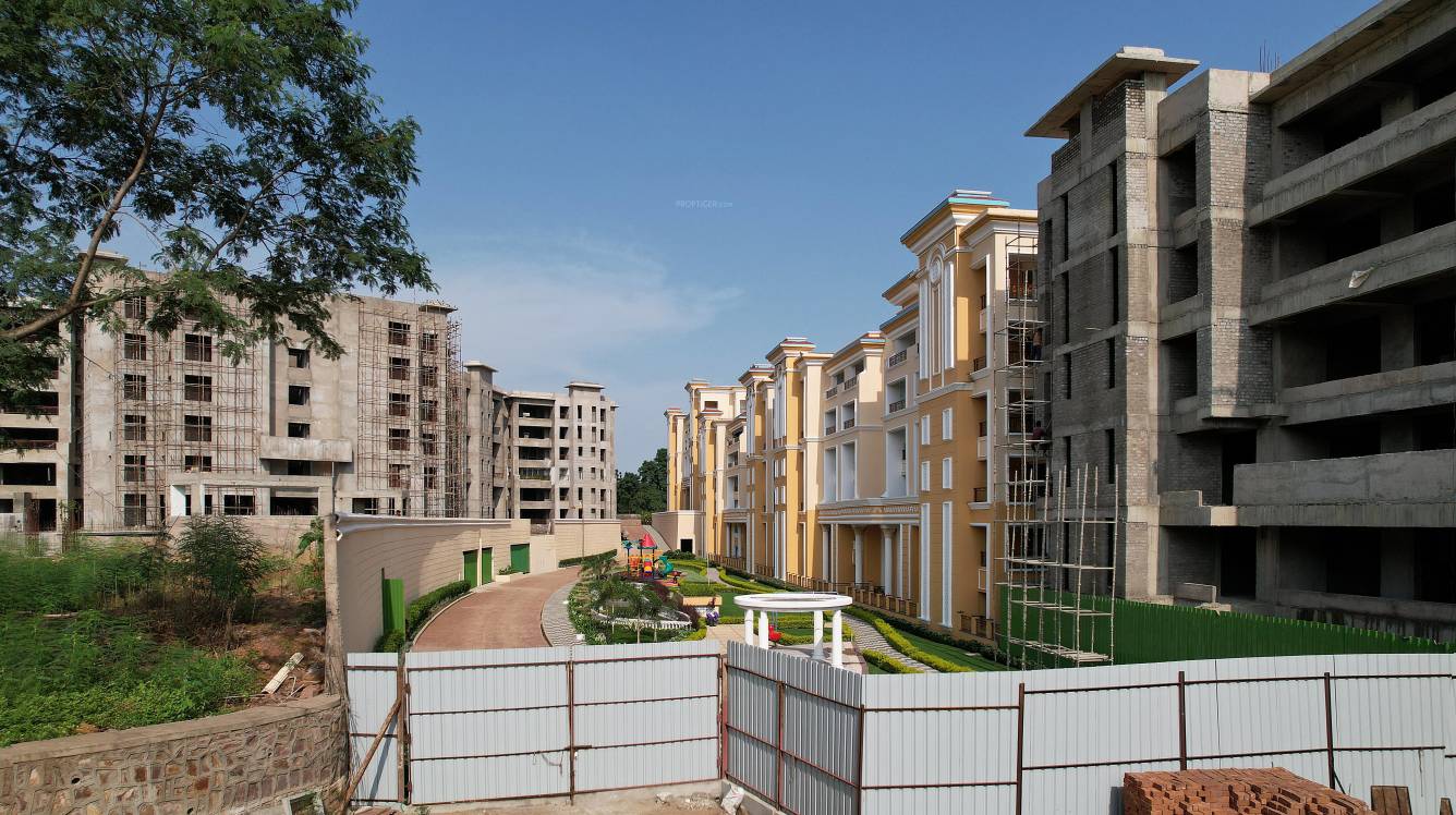 noor us sabah residency Construction Status Oct 24