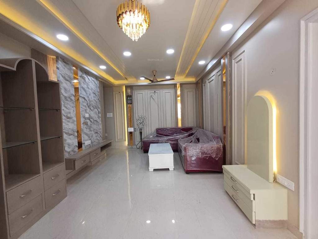  royal crysta i Living Area
