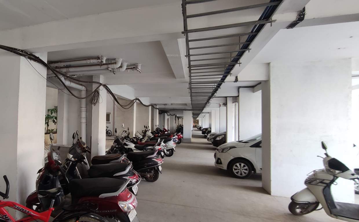  the parksyde phase 1 Closed Car Parking