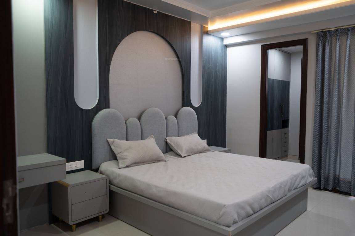  urban height Bedroom