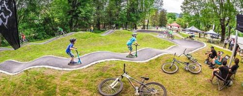  aliens-hub-1 Children's play area