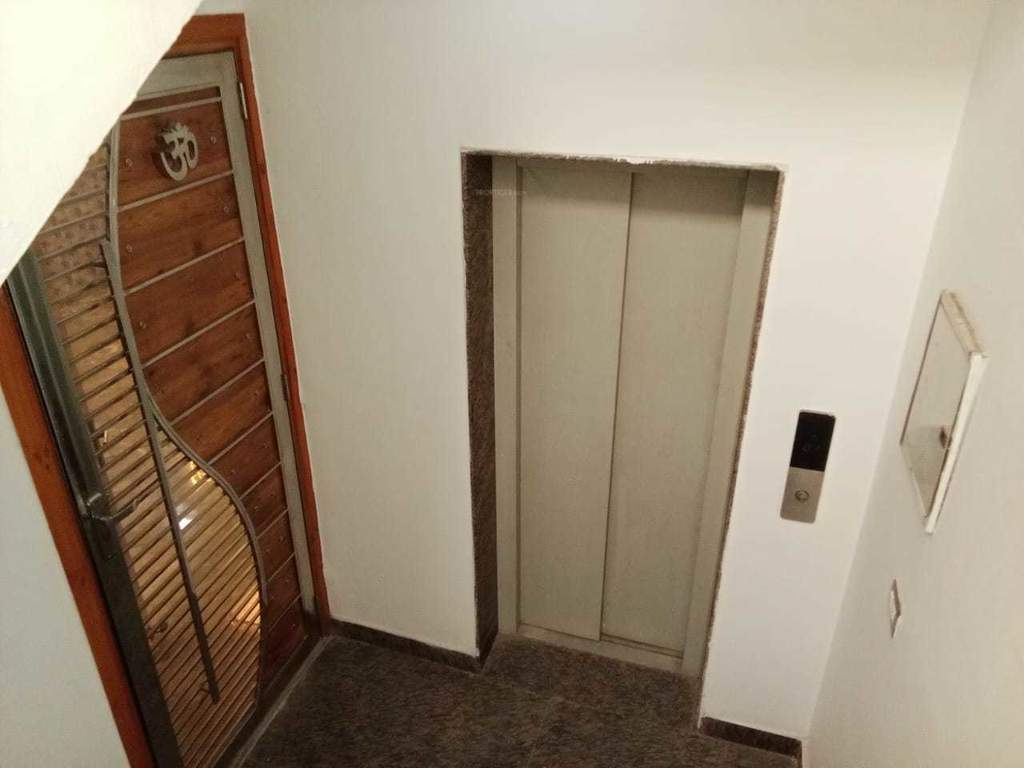  ultra luxury floors Lift(s)