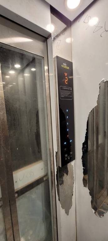 builder floors Lift(s)