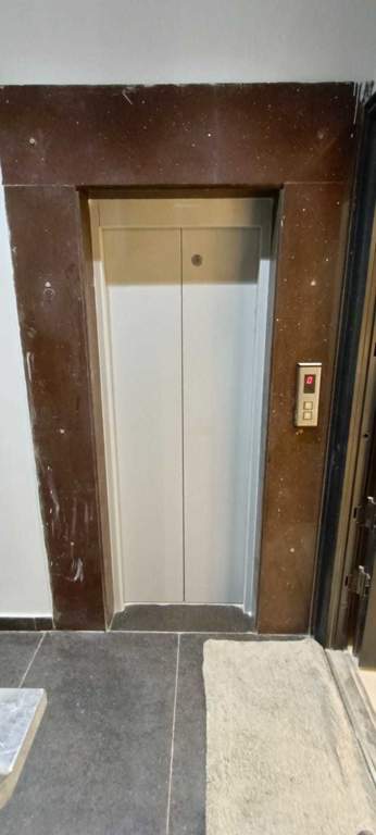 ultra luxury floors Lift(s)