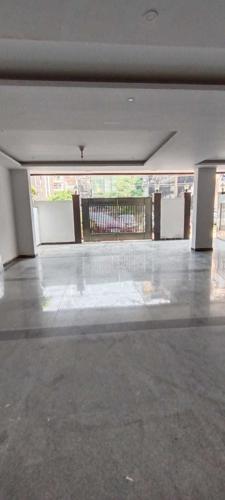 Maintenance Staff ultra-luxury-floors Maintenance Staff