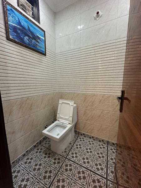  builder-floors Bathroom