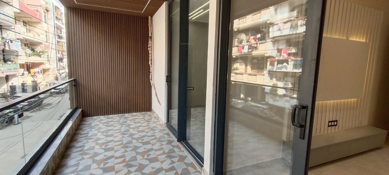 independent floors Balcony