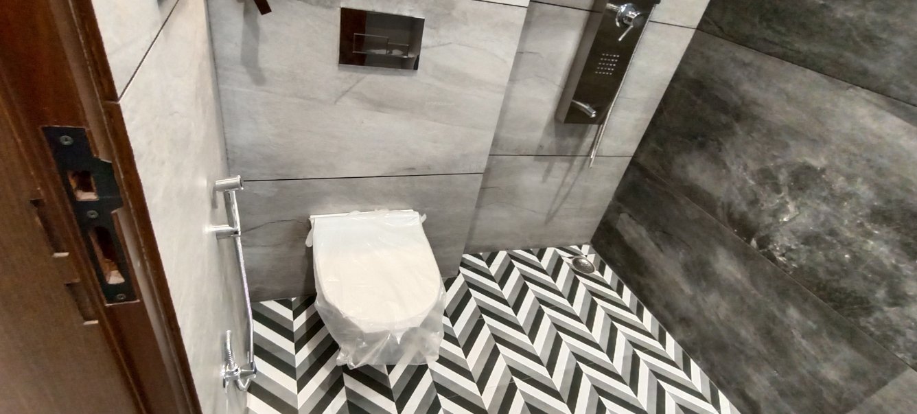 independent floors Bathroom