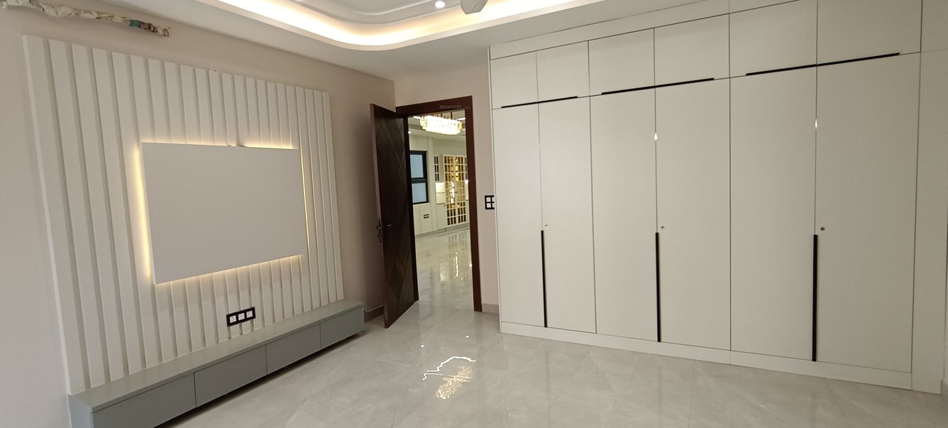 independent floors Bedroom