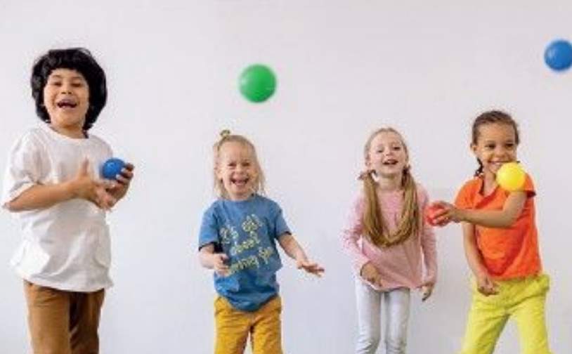 towers i and j r g luxury homes Children's play area