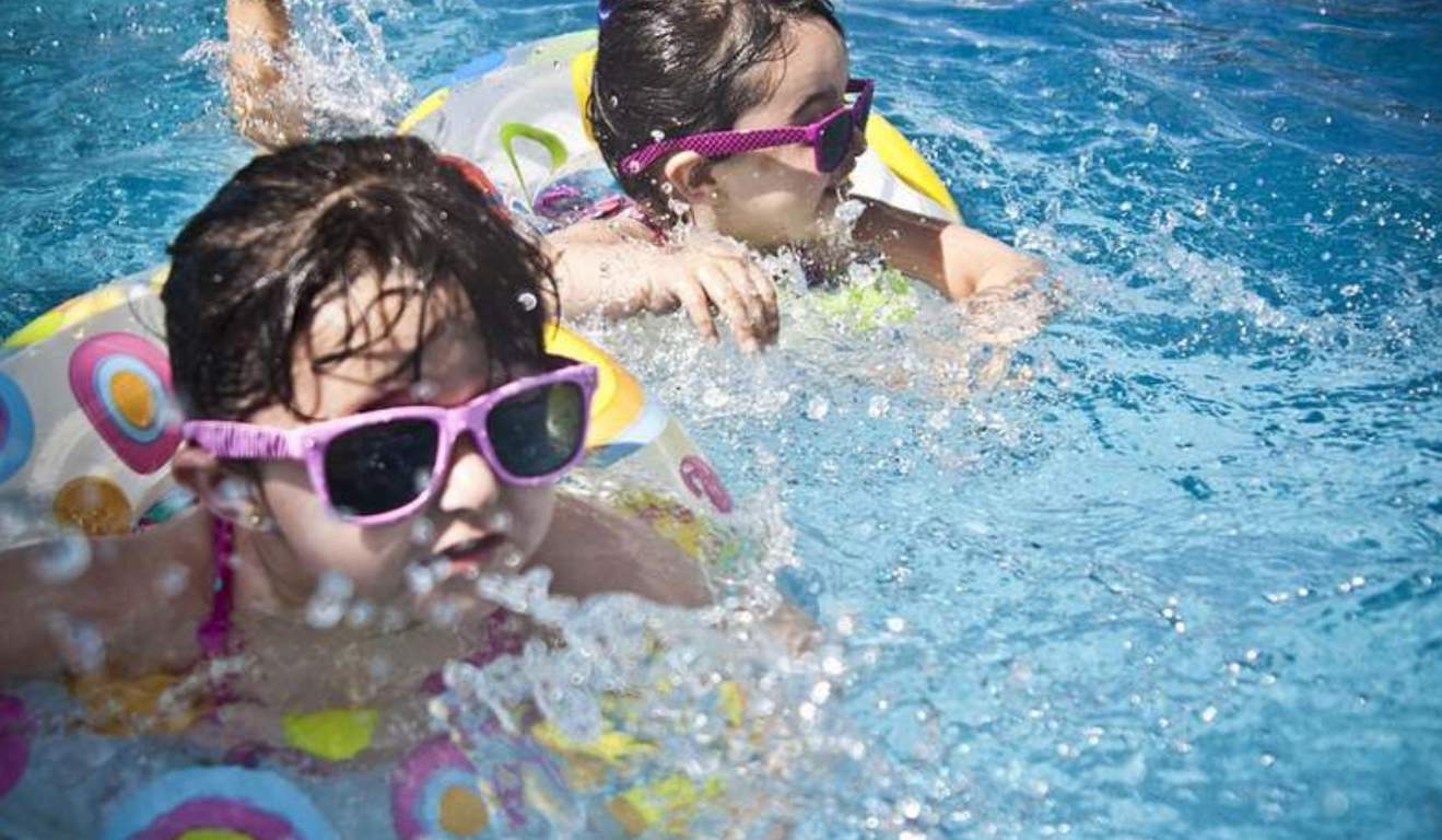 rg luxury homes tower g & h Swimming Pool