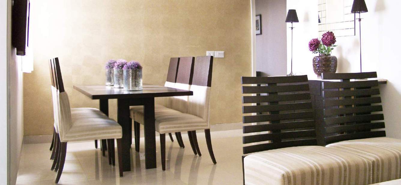 rg luxury homes tower g & h Living Area