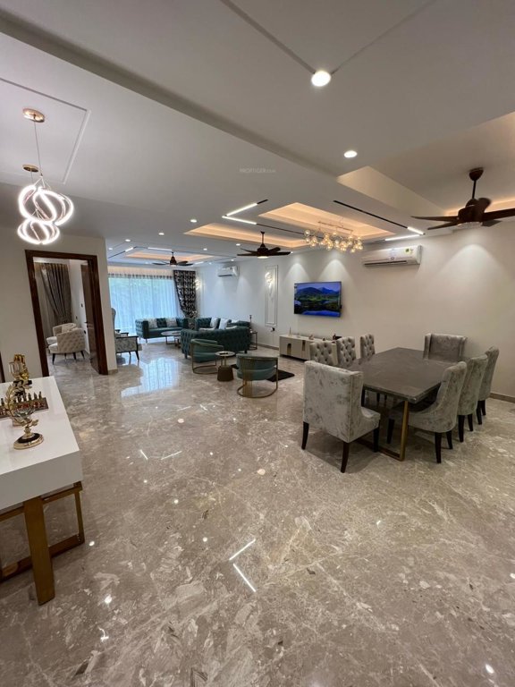  luxury floors Living Area