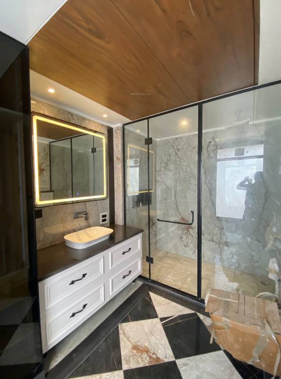  luxury floors Bathroom