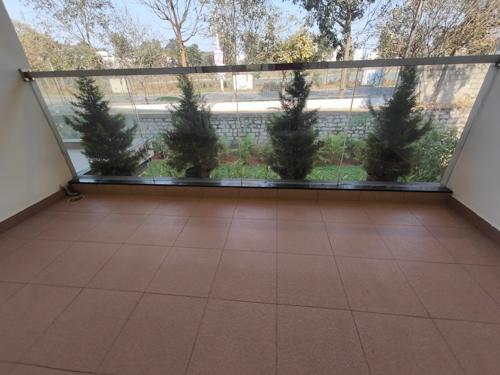  urban-lake-springs Balcony