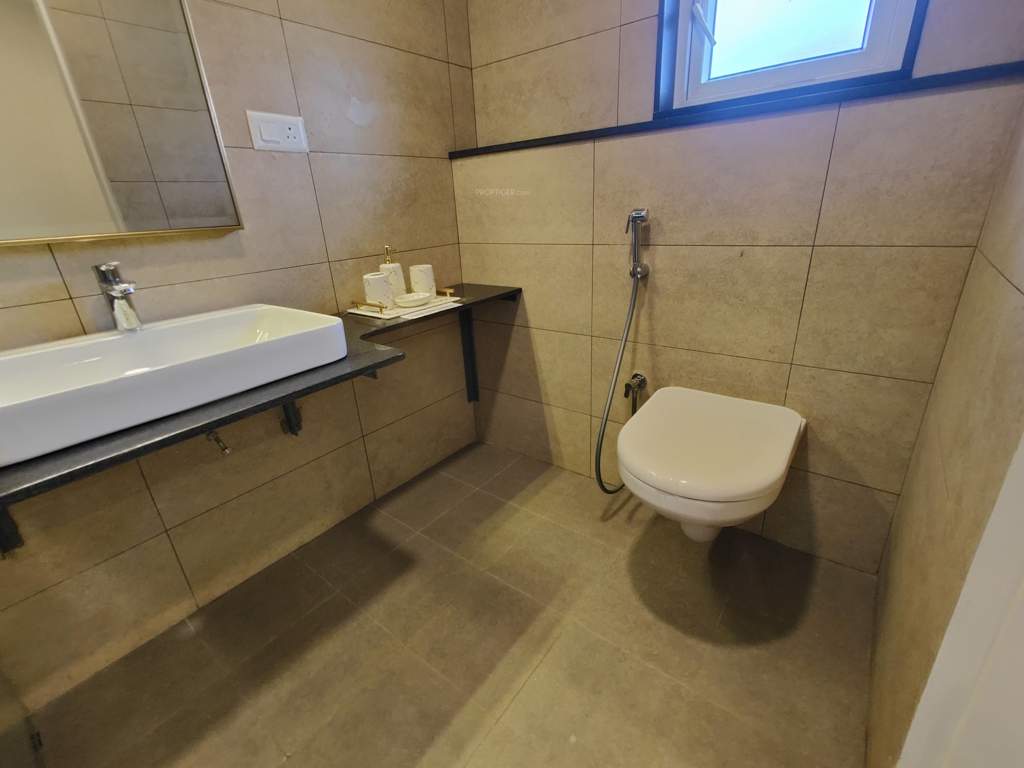  urban lake springs Bathroom